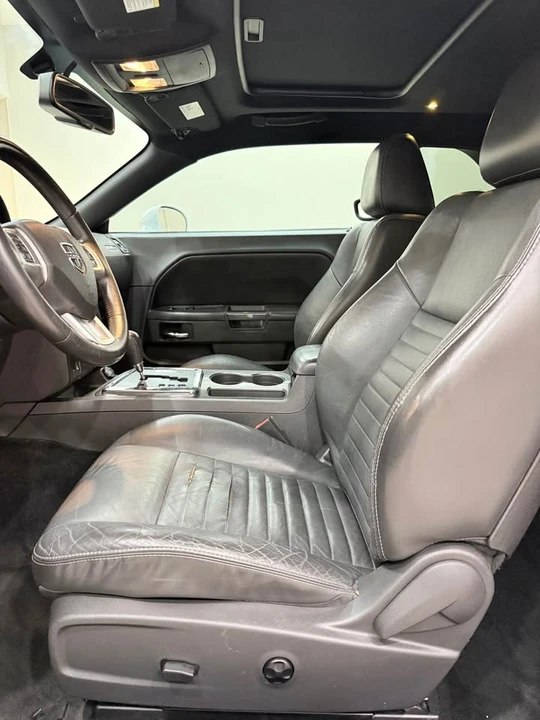 2013 Dodge Challenger 3rd Gen - Image 9 of 17
