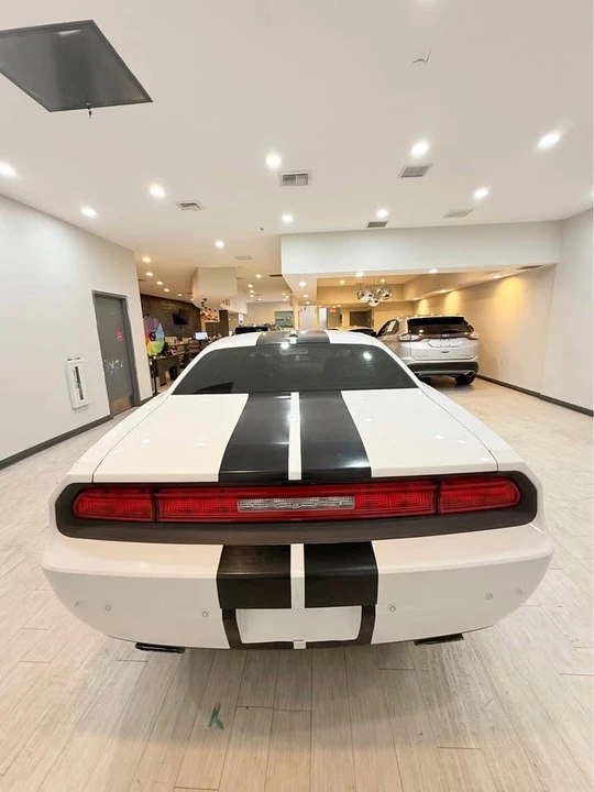 2013 Dodge Challenger 3rd Gen - Image 4 of 17