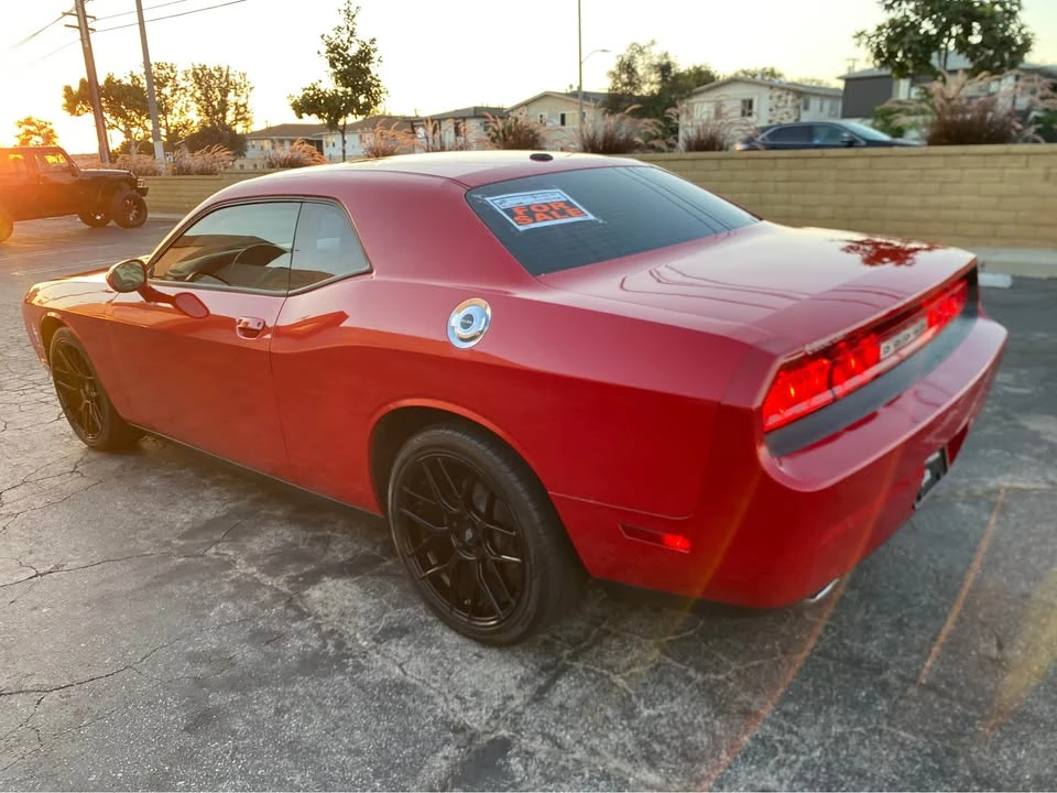 2013 Dodge Challenger 3rd Gen - Image 5 of 12