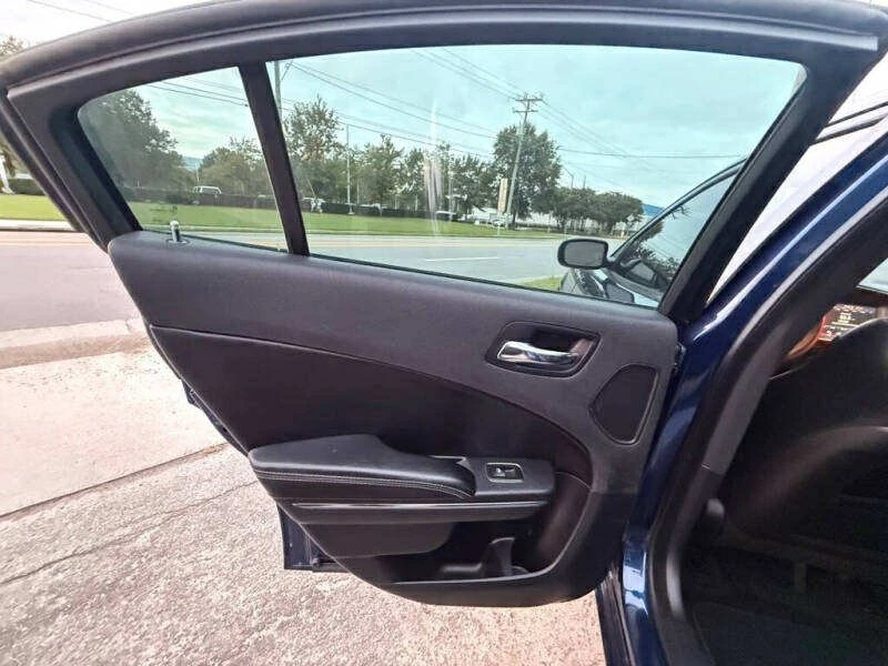 2013 Dodge Charger 7th Gen - Image 17 of 20