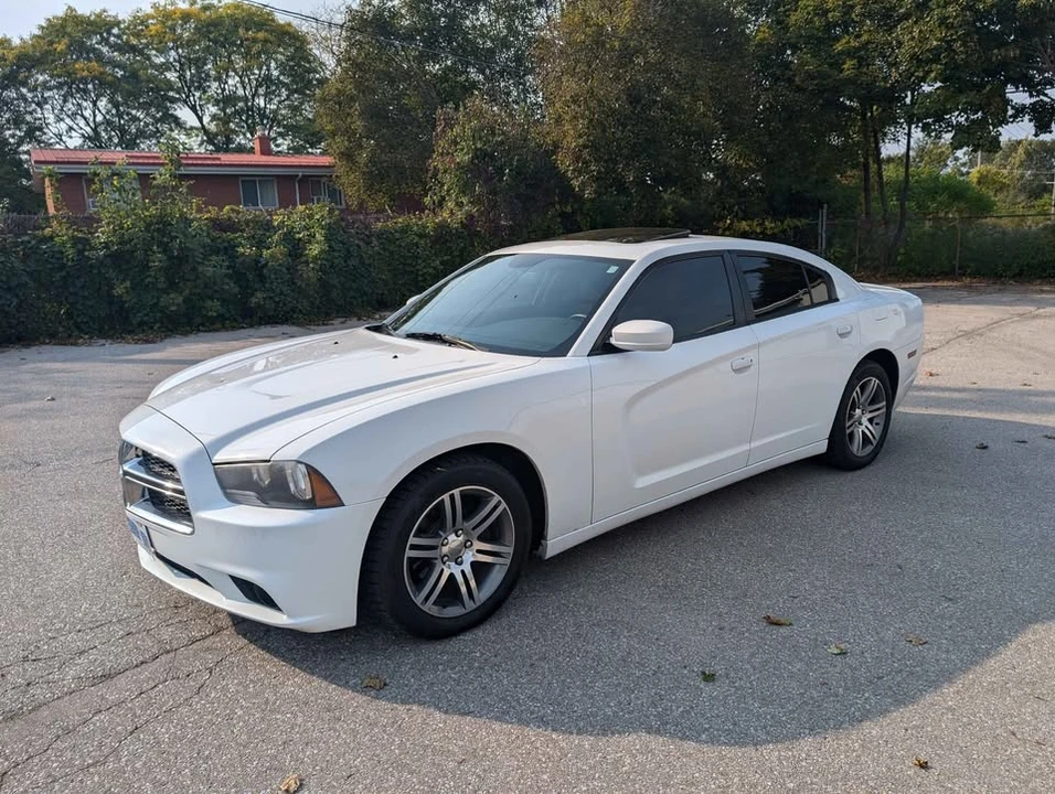 2013 Dodge Charger 7th Gen - Image 2 of 9