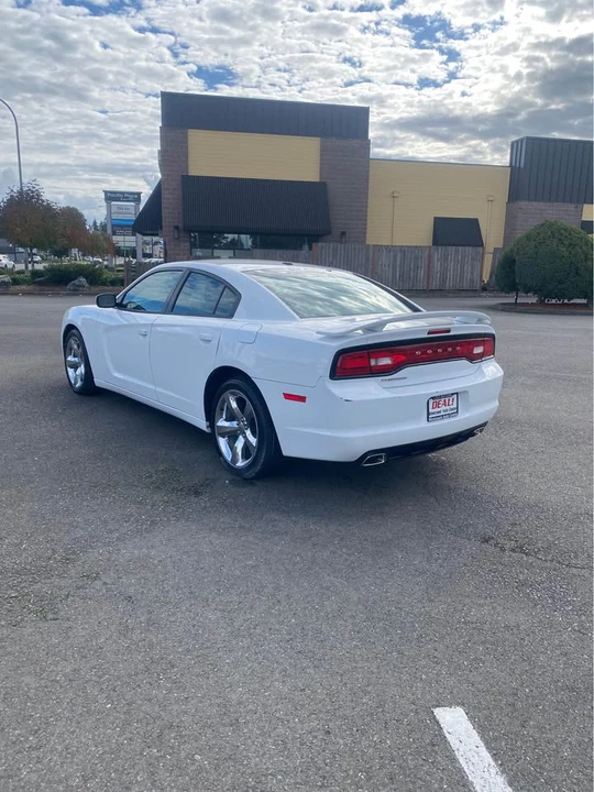 2013 Dodge Charger 7th Gen - Image 4 of 14