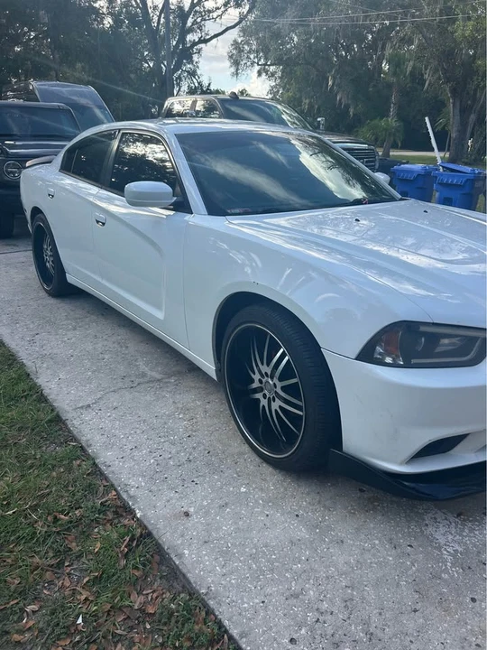2013 Dodge Charger 7th Gen - Image 3 of 10