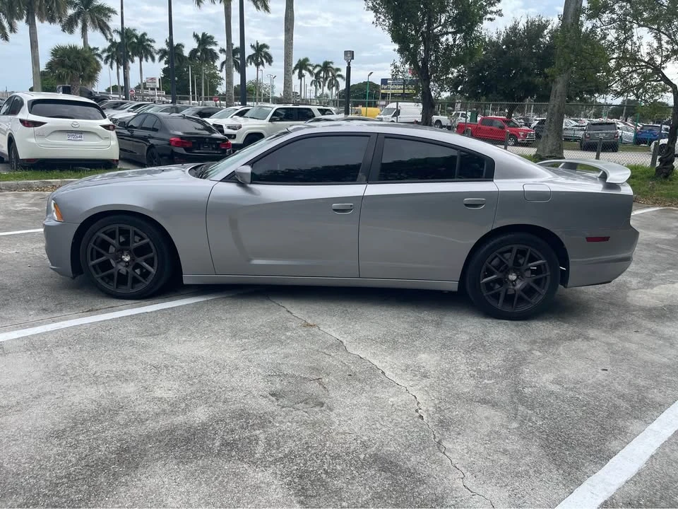 2013 Dodge Charger 7th Gen - Image 8 of 17