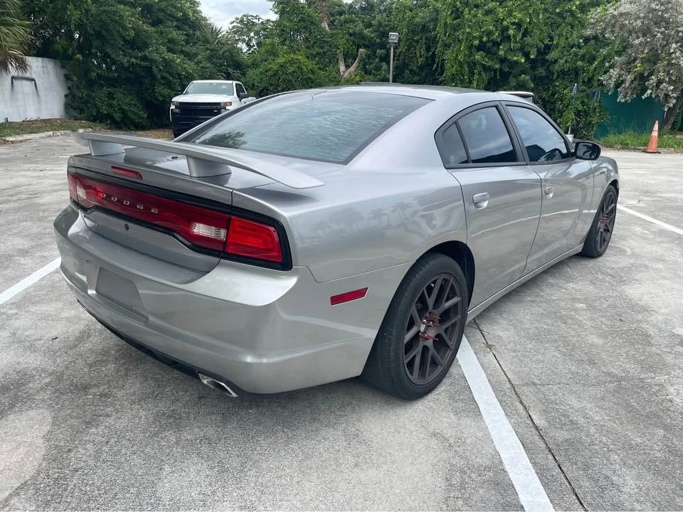 2013 Dodge Charger 7th Gen - Image 5 of 17