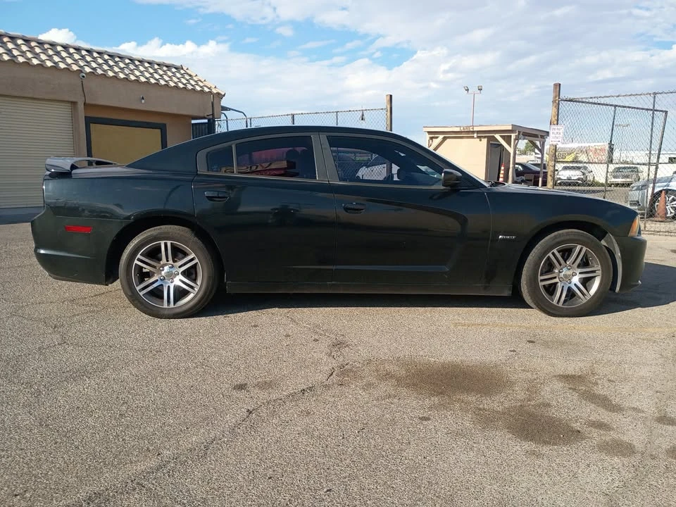 2013 Dodge Charger 7th Gen - Image 13 of 15