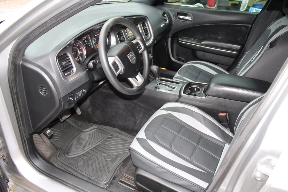 2013 Dodge Charger 7th Gen - Image 6 of 9