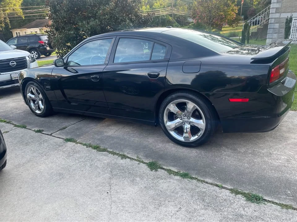 2013 Dodge Charger 7th Gen - Image 3 of 9