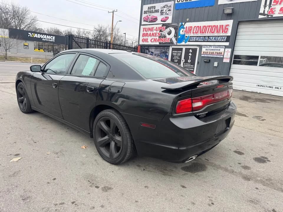 2013 Dodge Charger 7th Gen - Image 5 of 8