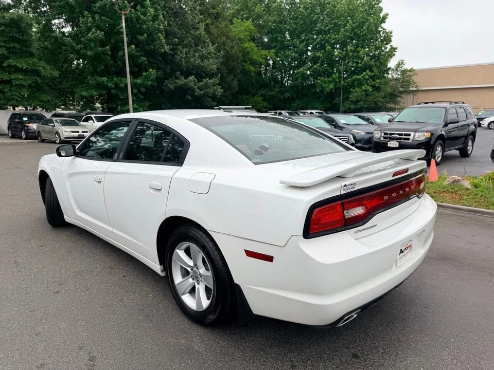 2013 Dodge Charger 7th Gen - Image 3 of 17
