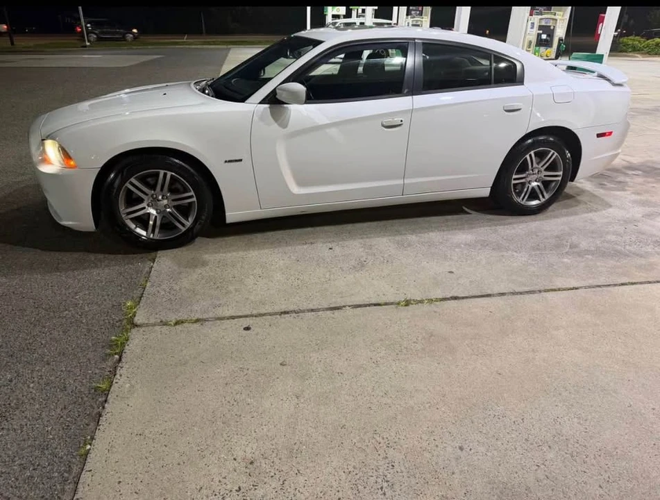 2013 Dodge Charger 7th Gen - Image 3 of 7