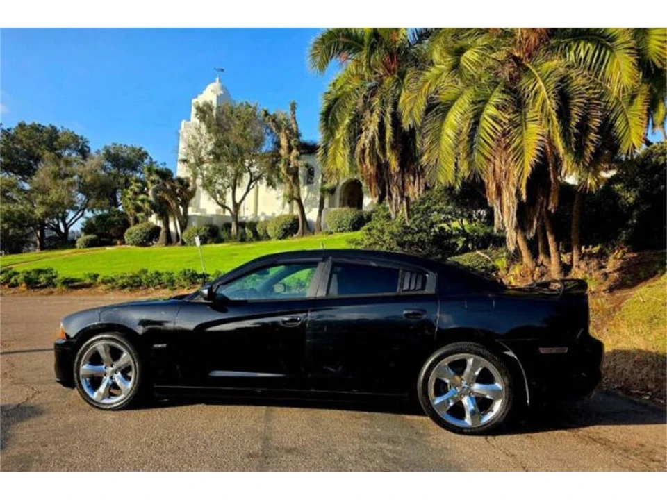 2013 Dodge Charger 7th Gen - Image 6 of 9