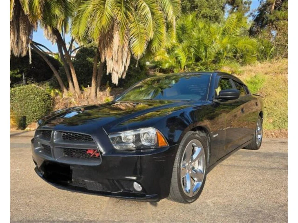 2013 Dodge Charger 7th Gen - Image 3 of 9