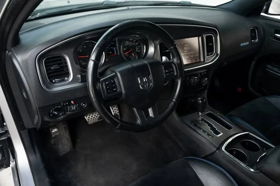 2013 Dodge Charger 7th Gen - Image 10 of 11