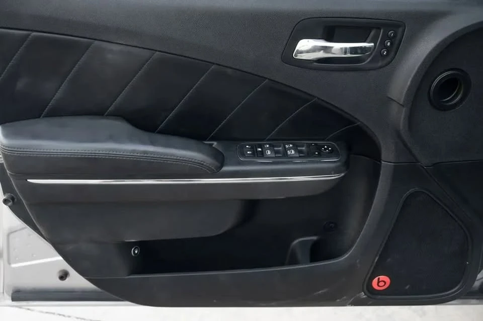2013 Dodge Charger 7th Gen - Image 9 of 11