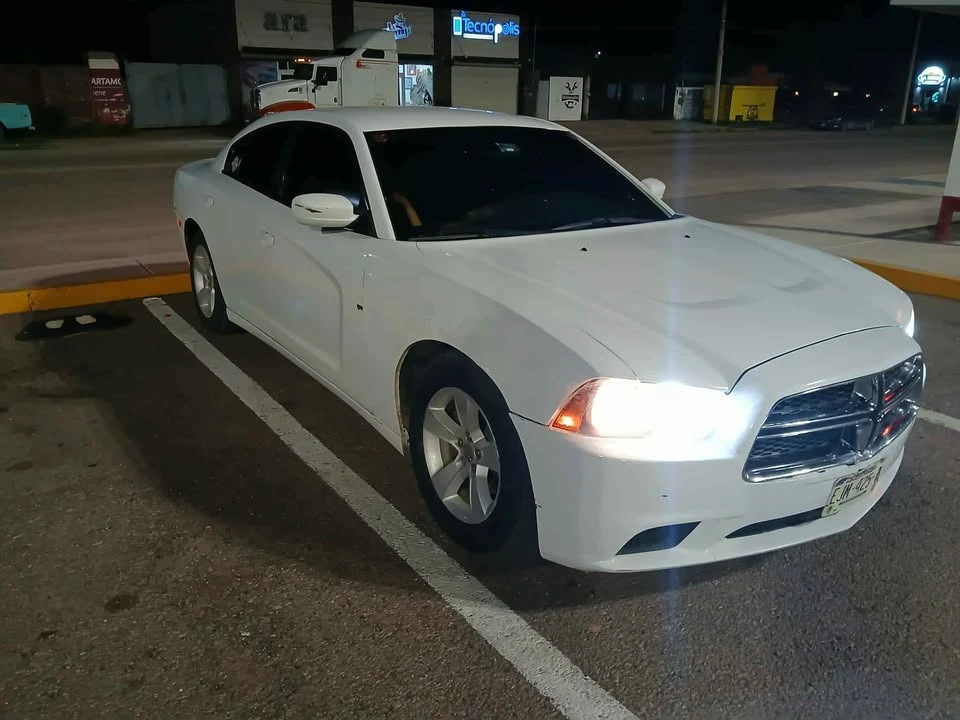 2013 Dodge Charger 7th Gen - Image 3 of 5