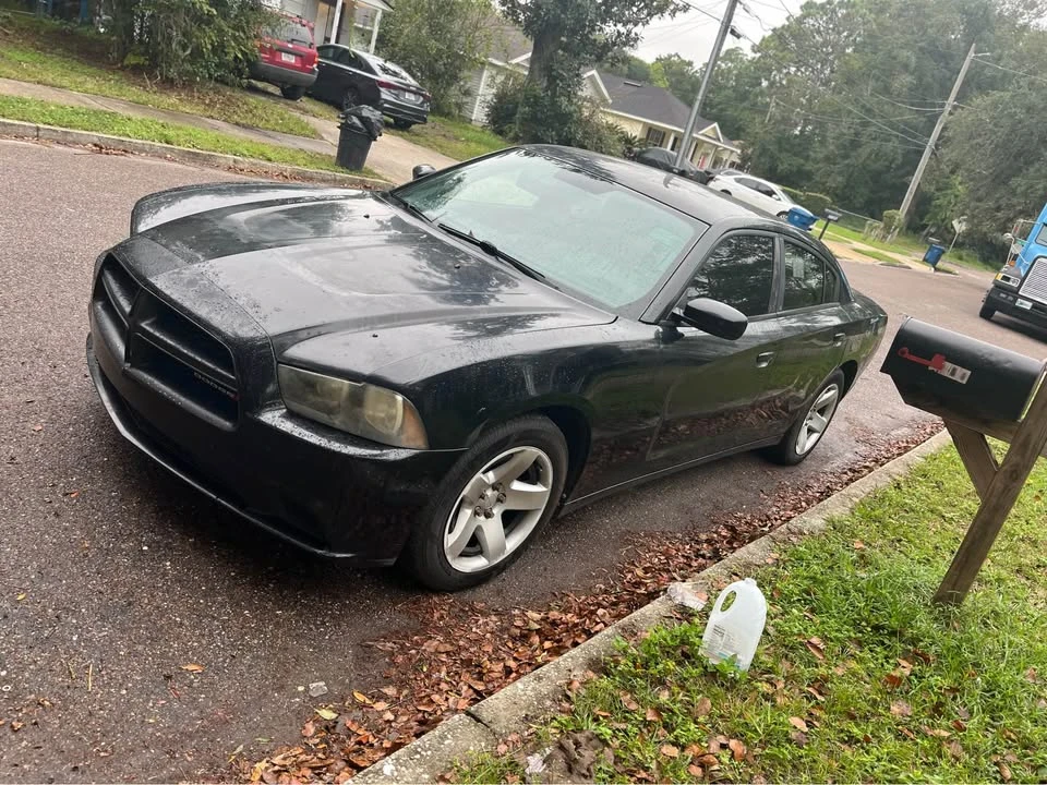 2013 Dodge Charger 7th Gen - Image 2 of 4