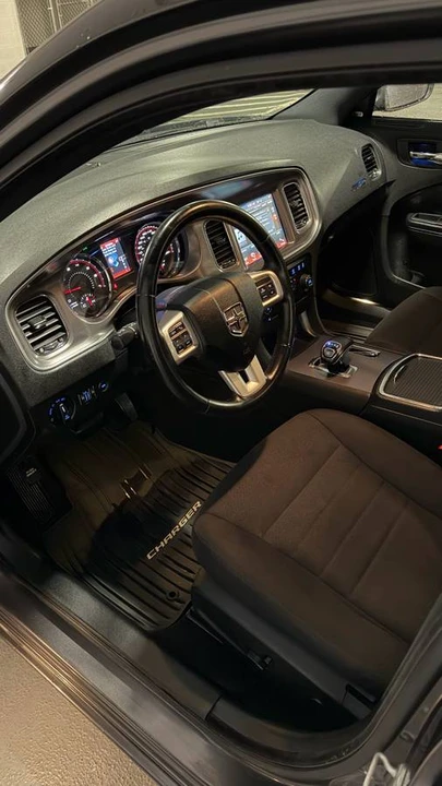 2013 Dodge Charger 7th Gen - Image 6 of 13