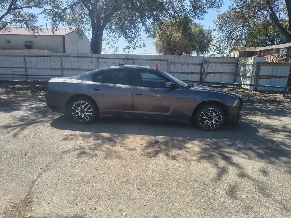 2013 Dodge Charger 7th Gen - Image 2 of 4