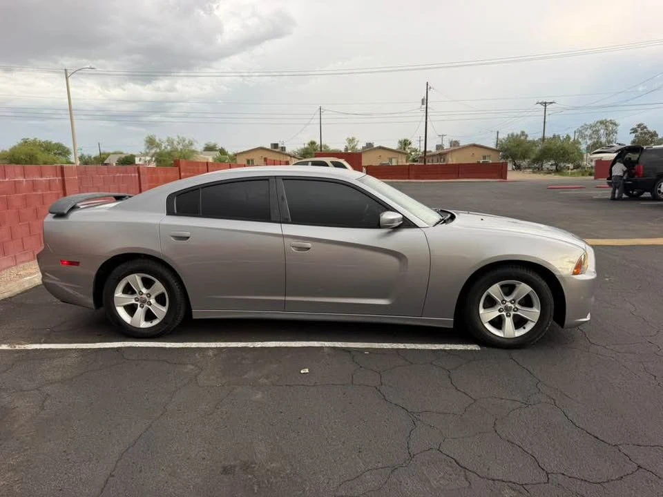 2013 Dodge Charger 7th Gen - Image 9 of 10