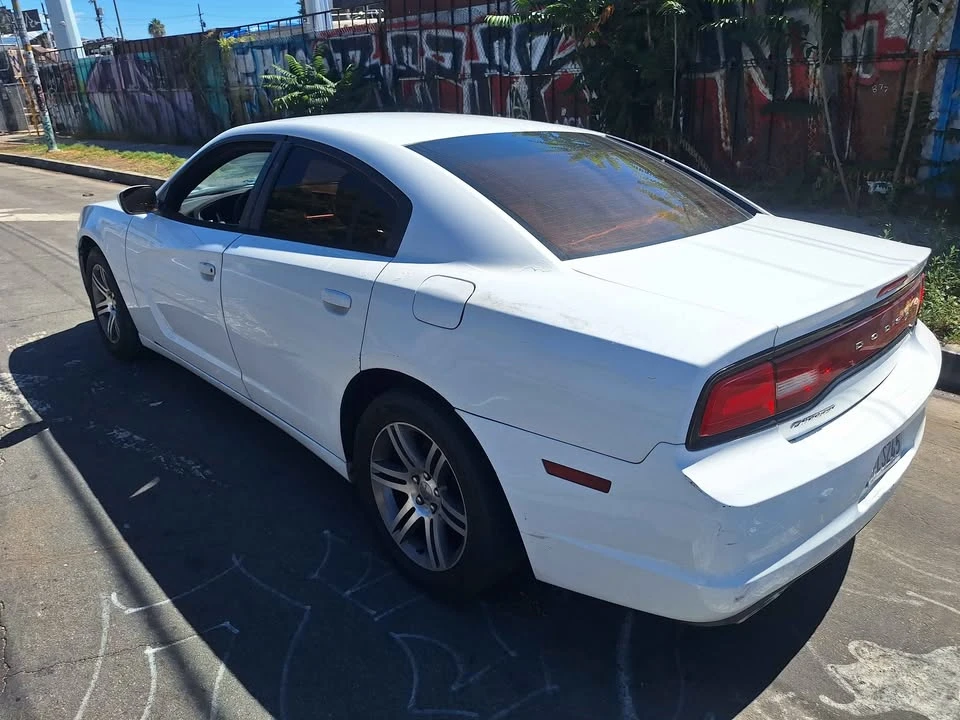 2013 Dodge Charger 7th Gen - Image 4 of 8