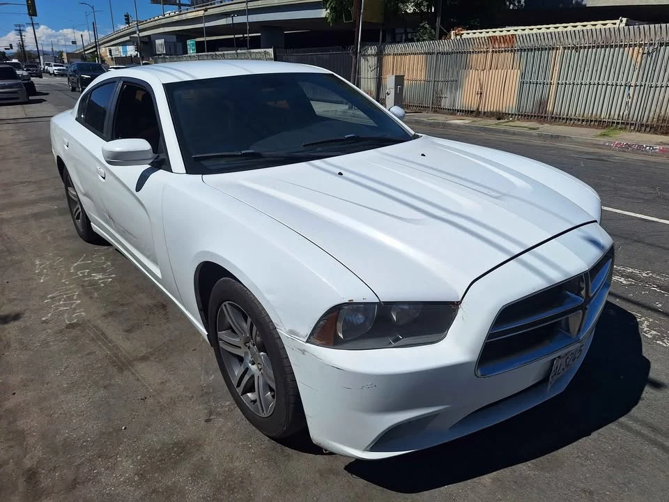 2013 Dodge Charger 7th Gen - Image 2 of 8