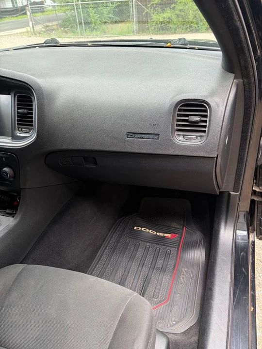 2013 Dodge Charger 7th Gen - Image 8 of 12