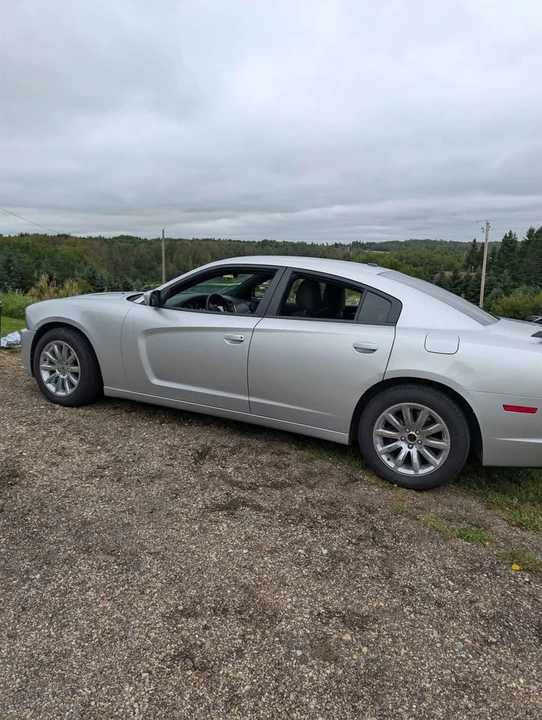 2013 Dodge Charger 7th Gen - Image 5 of 10