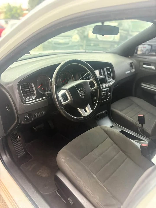 2013 Dodge Charger 7th Gen - Image 6 of 10
