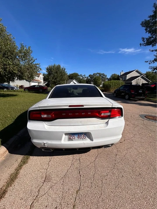 2013 Dodge Charger 7th Gen - Image 4 of 8
