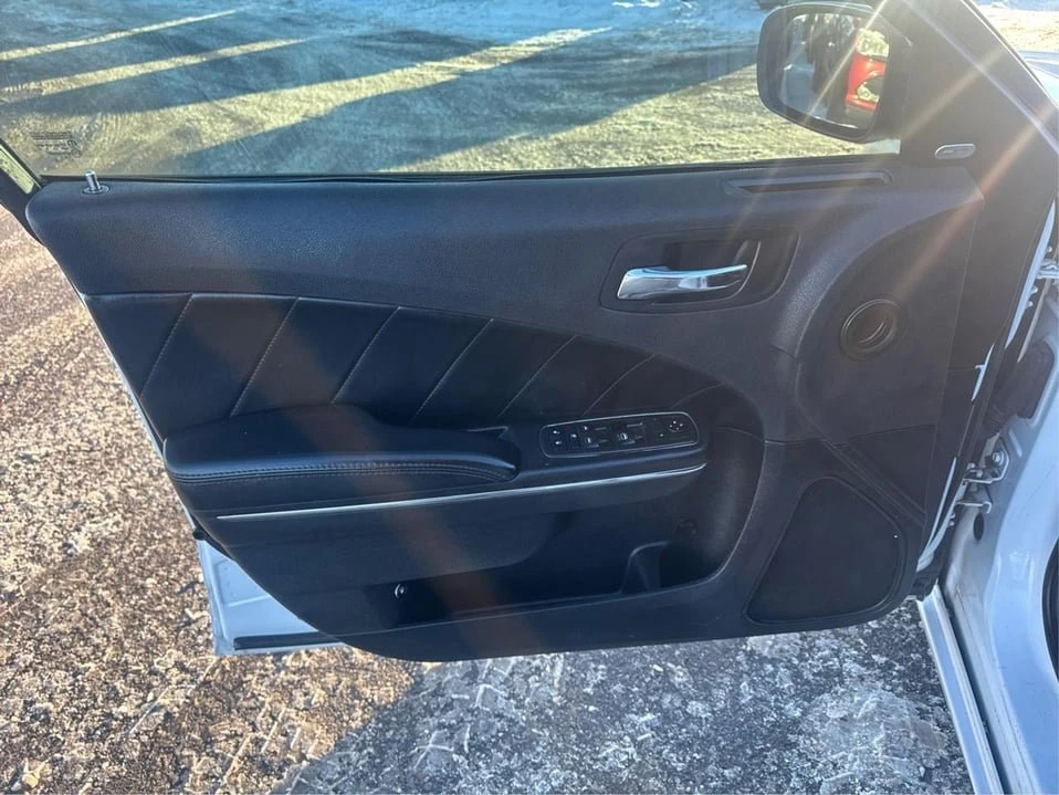 2013 Dodge Charger 7th Gen - Image 18 of 19