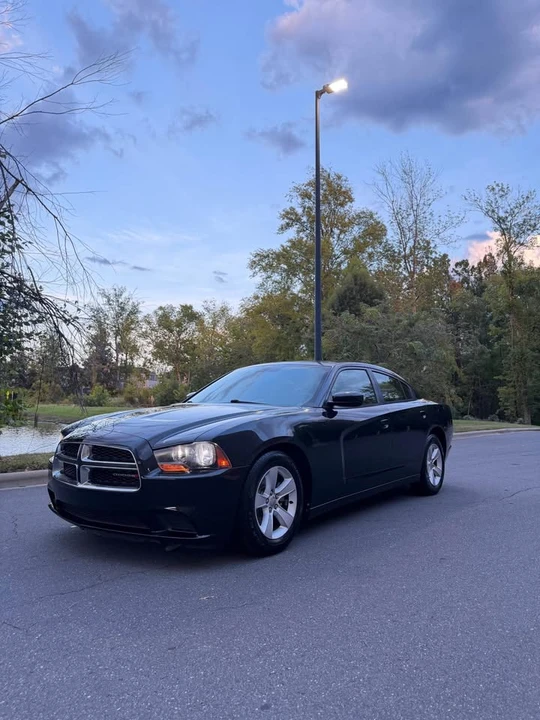 2013 Dodge Charger 7th Gen - Image 3 of 13