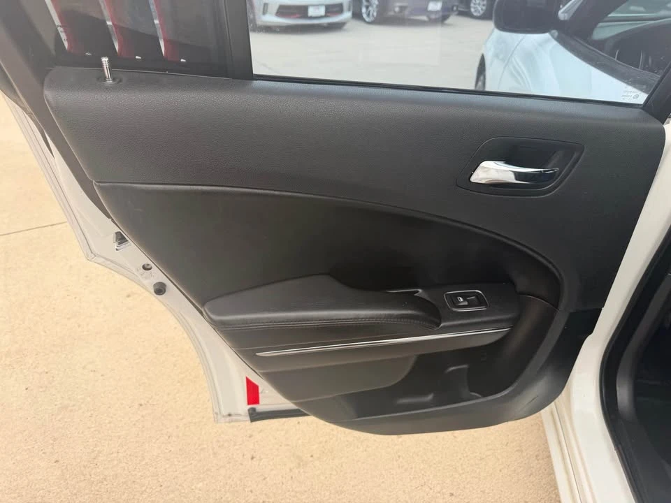 2013 Dodge Charger 7th Gen - Image 11 of 15