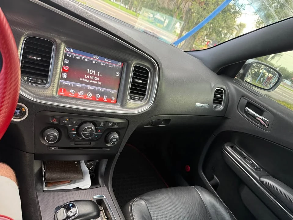 2013 Dodge Charger 7th Gen - Image 11 of 17