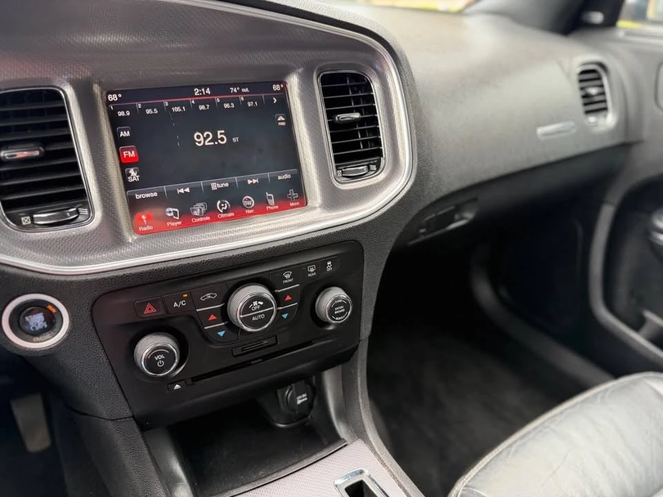 2013 Dodge Charger 7th Gen - Image 17 of 19