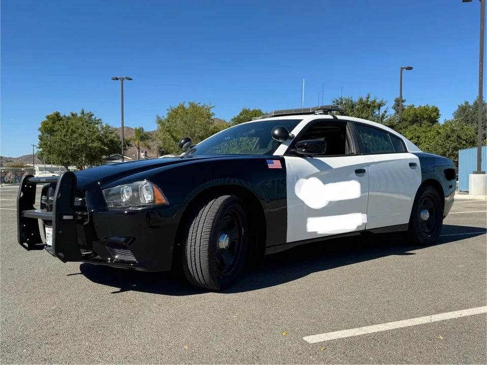 2013 Dodge Charger 7th Gen - Image 2 of 12