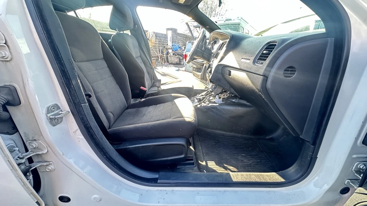 2013 Dodge Charger 7th Gen - Image 24 of 27