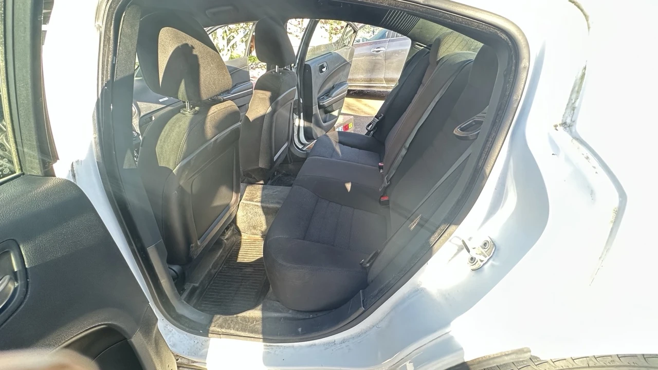 2013 Dodge Charger 7th Gen - Image 20 of 27