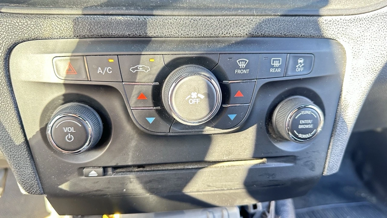 2013 Dodge Charger 7th Gen - Image 14 of 27