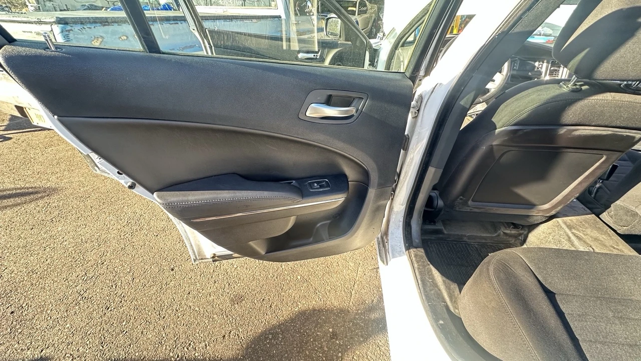 2013 Dodge Charger 7th Gen - Image 21 of 27