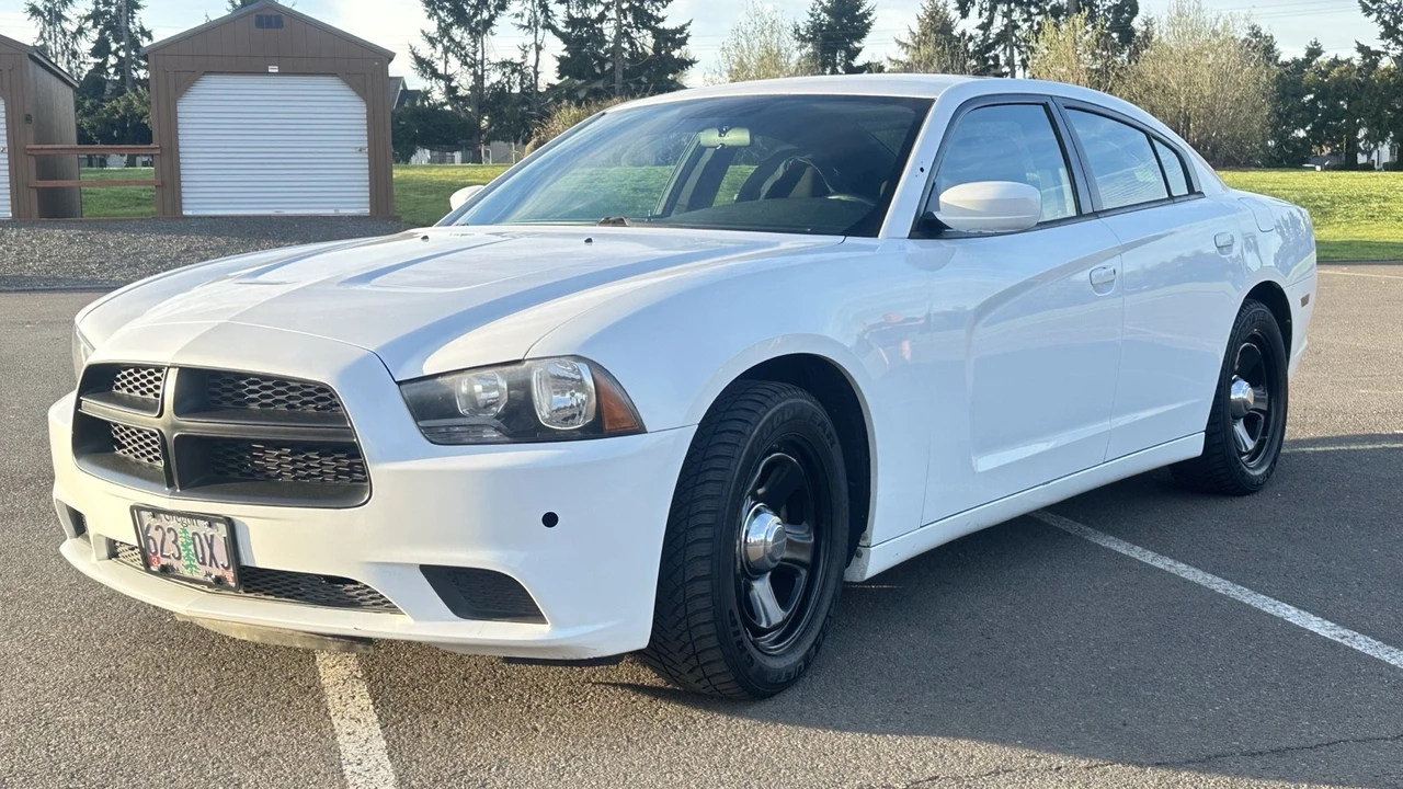 2013 Dodge Charger 7th Gen - Image 2 of 27