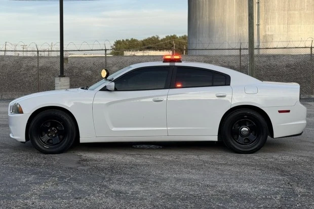 2013 Dodge Charger 6th Gen - Image 3 of 8