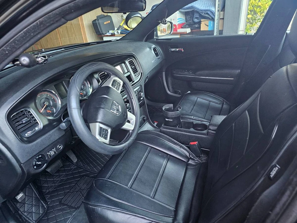 2013 Dodge Charger 7th Gen - Image 6 of 10