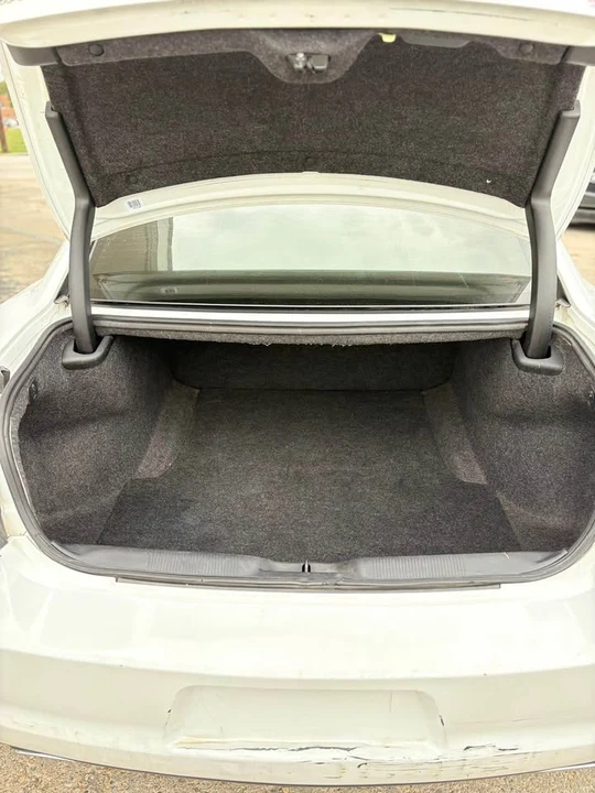2013 Dodge Charger 7th Gen - Image 8 of 9