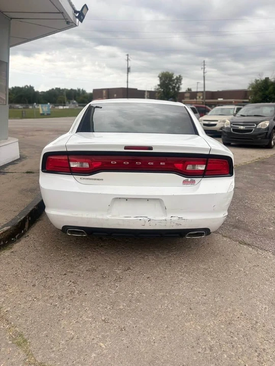 2013 Dodge Charger 7th Gen - Image 5 of 9