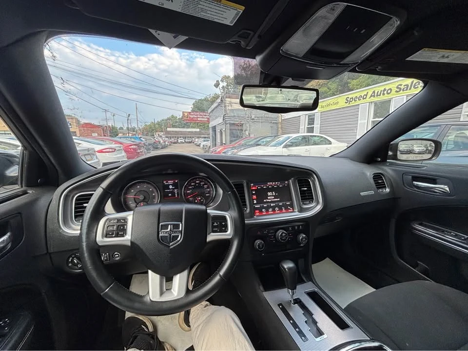 2013 Dodge Charger 7th Gen - Image 9 of 16