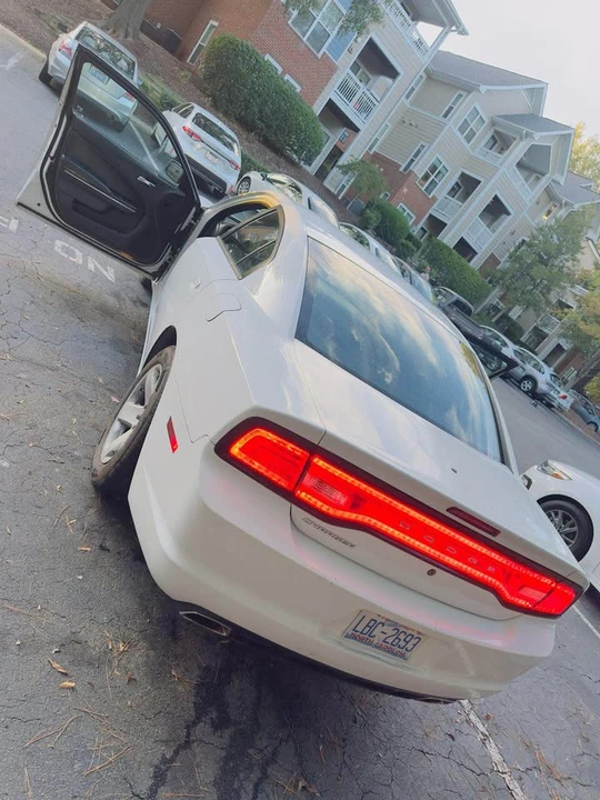 2013 Dodge Charger 7th Gen - Image 9 of 9