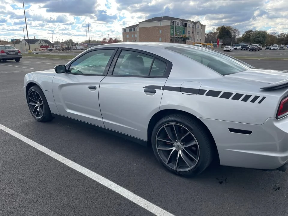 2013 Dodge Charger 7th Gen - Image 2 of 10