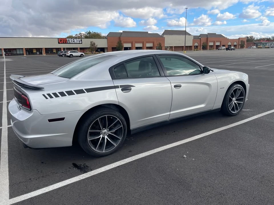 2013 Dodge Charger 7th Gen - Image 4 of 10