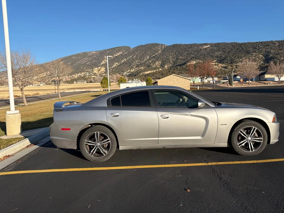 2013 Dodge Charger 7th Gen - Image 4 of 10